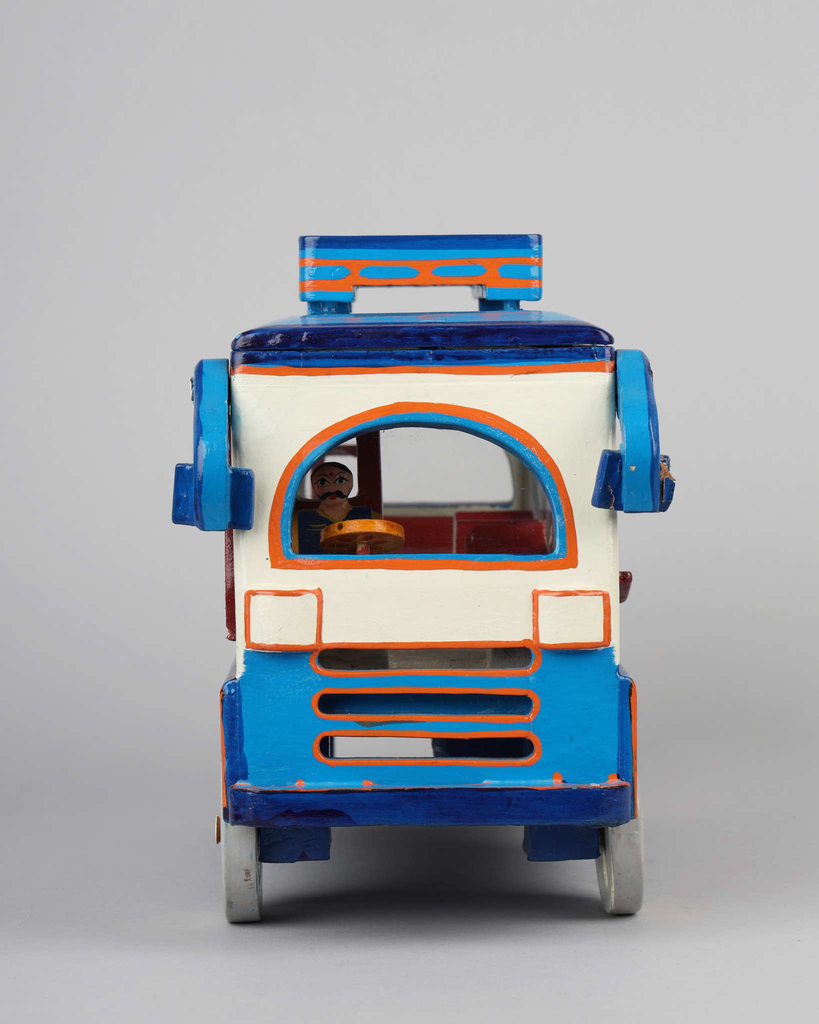 Jatrigana Lacquerware Bus- Panaji