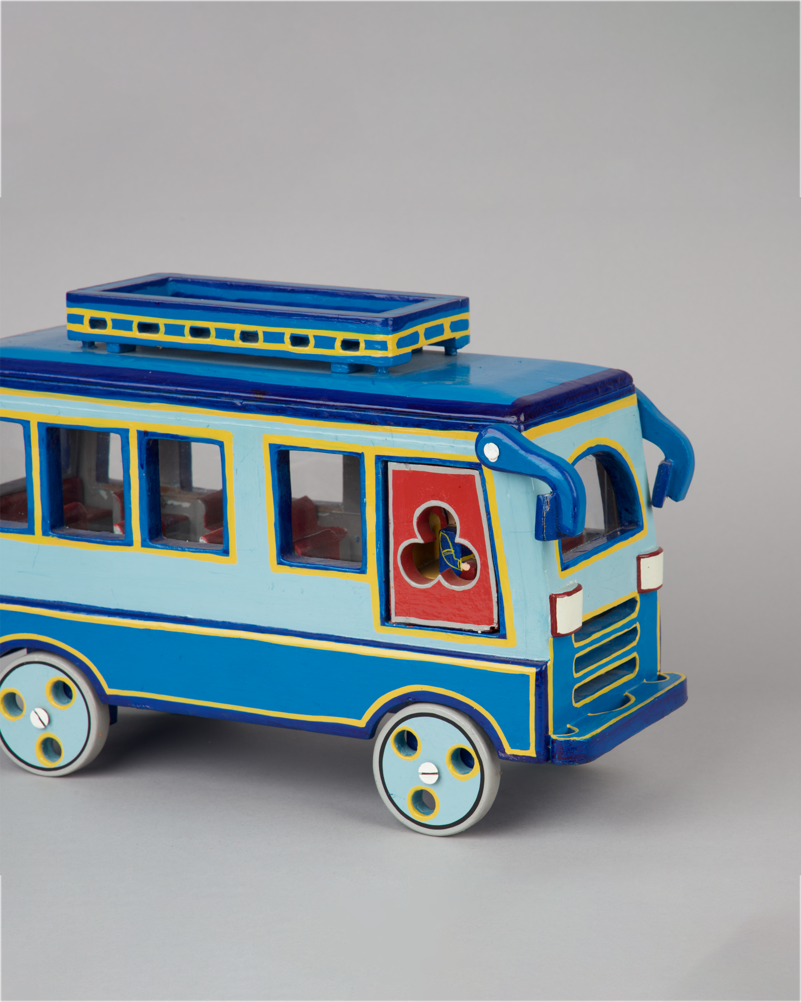Jatrigana Lacquerware Bus- Malana