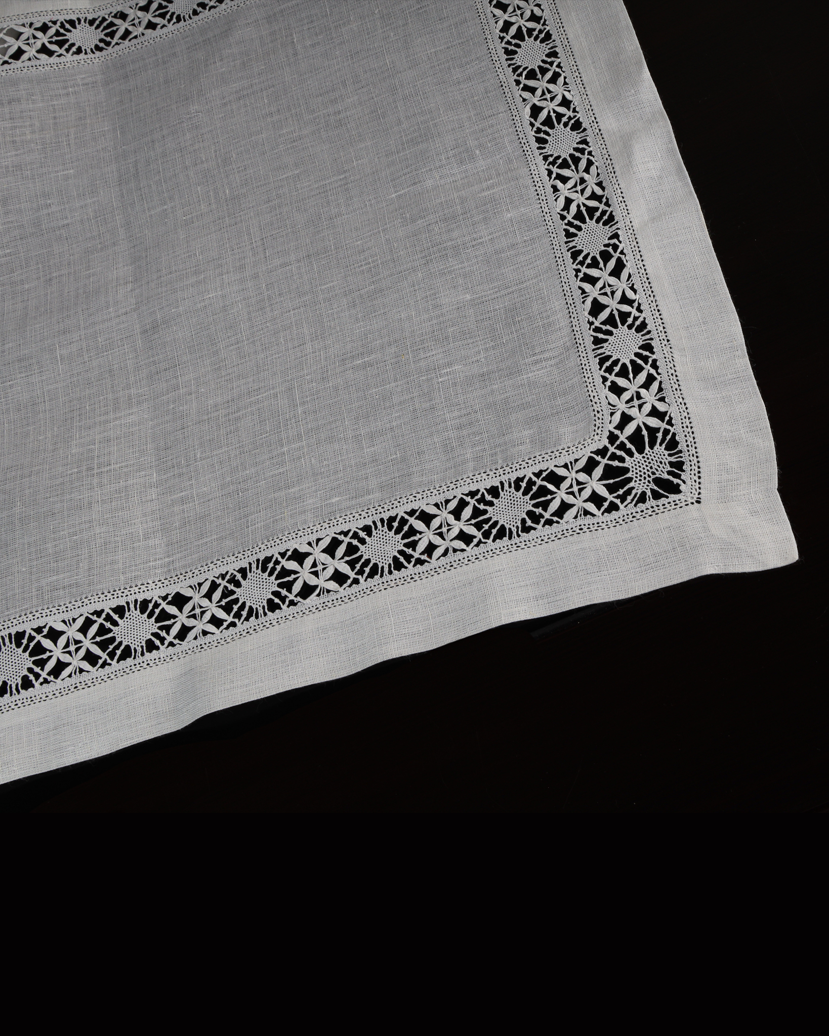 Cyril Bobbin Lace Table Runner