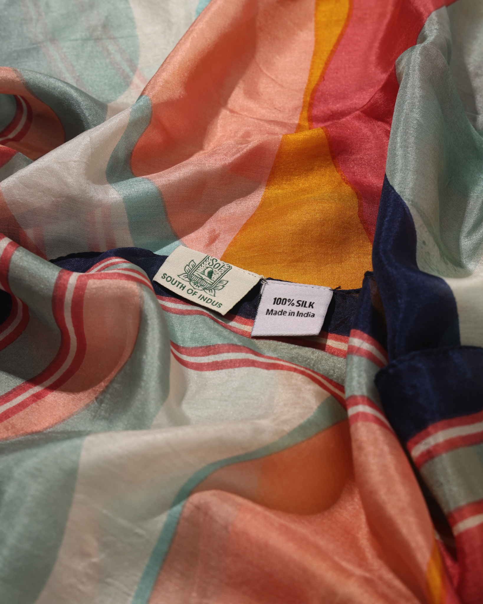 Wave scarf