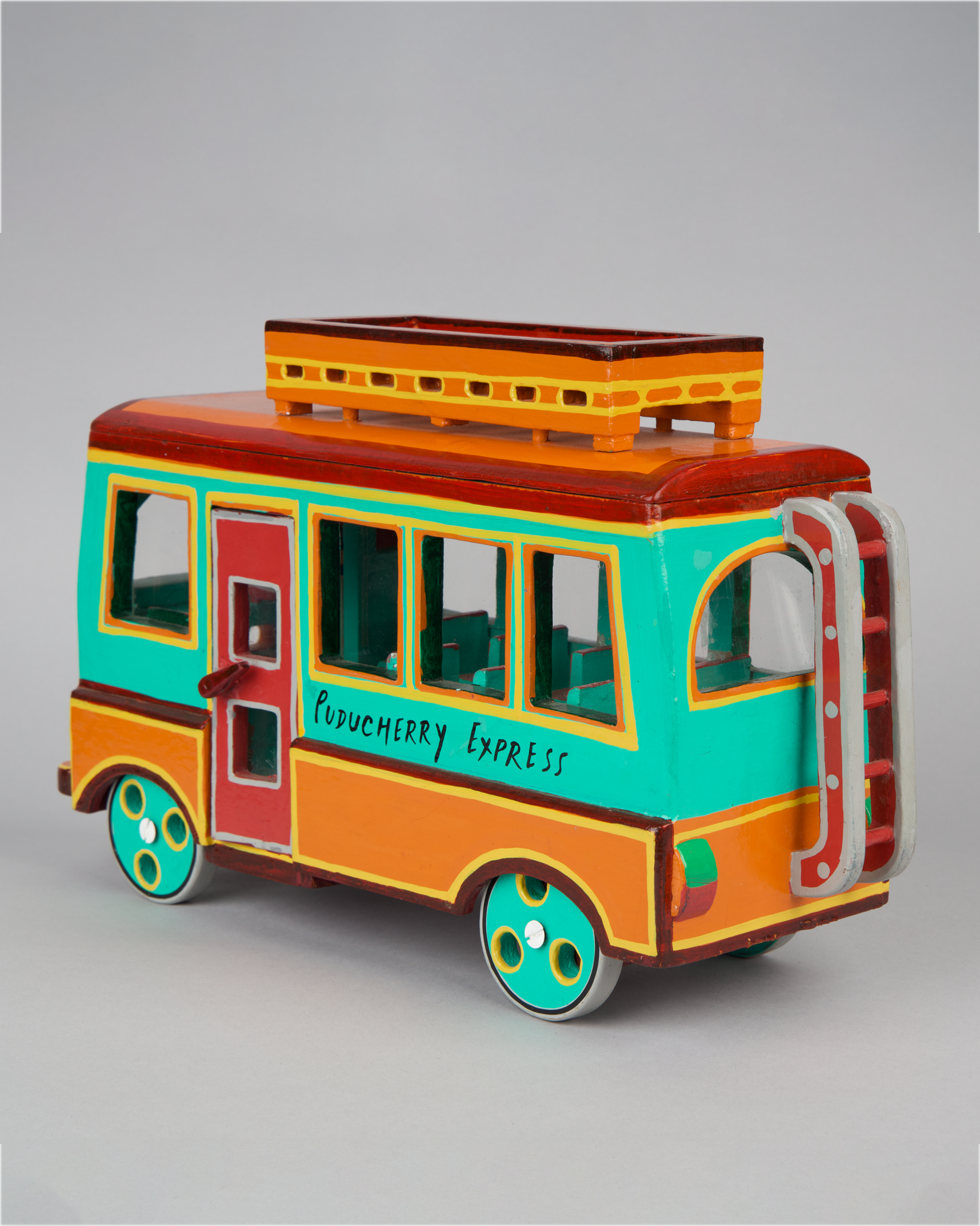 Jatrigana Lacquerware Bus- Puducherry
