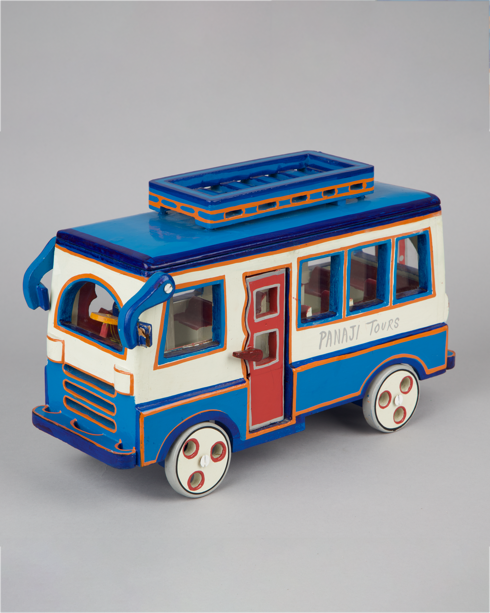 Jatrigana Lacquerware Bus- Panaji