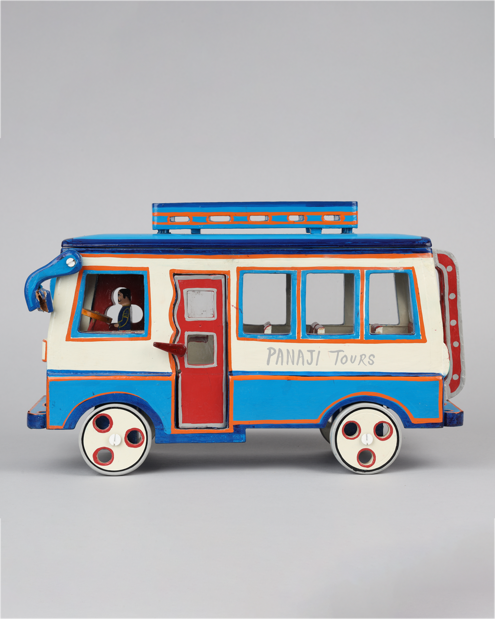 Jatrigana Lacquerware Bus- Panaji
