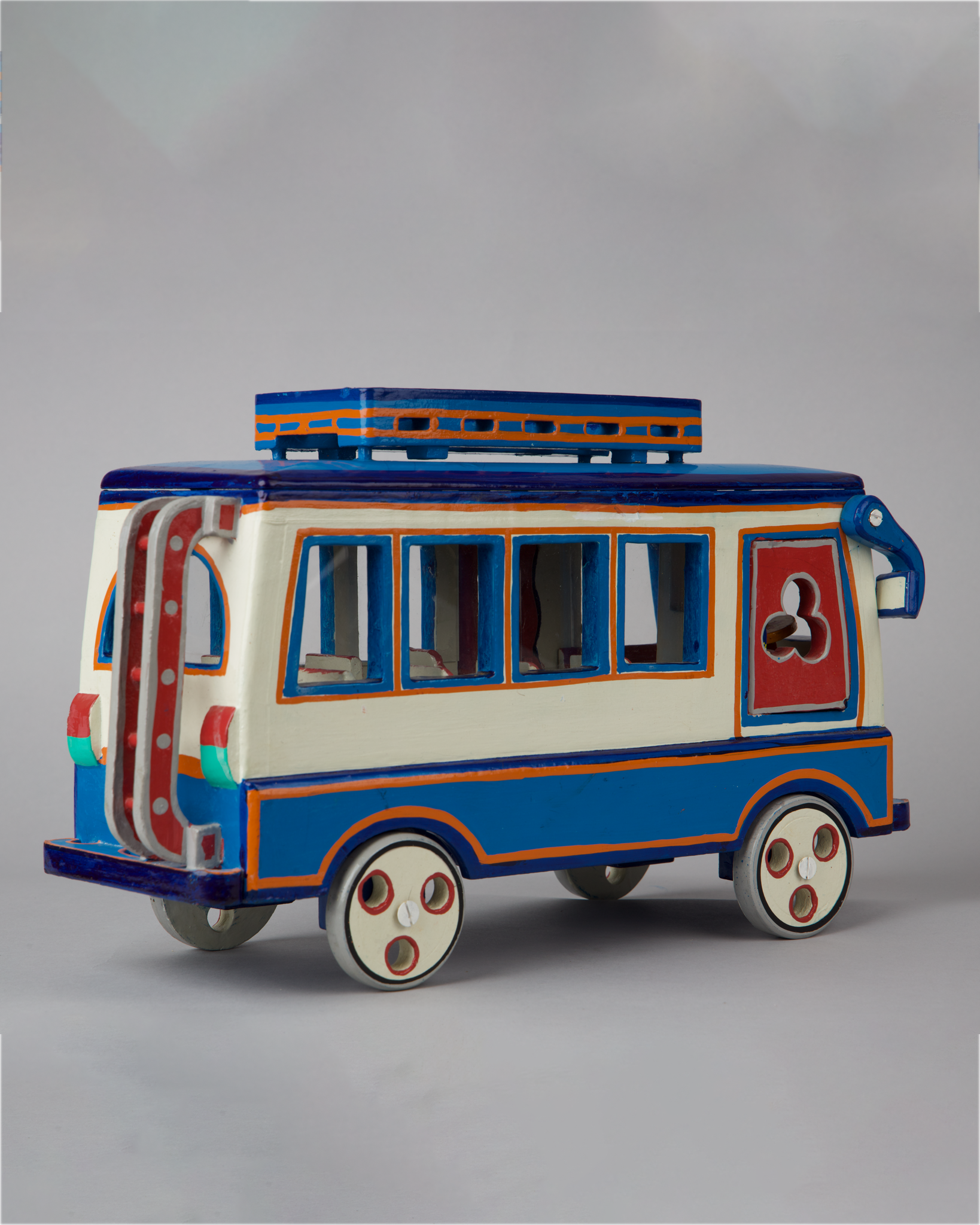 Jatrigana Lacquerware Bus- Panaji