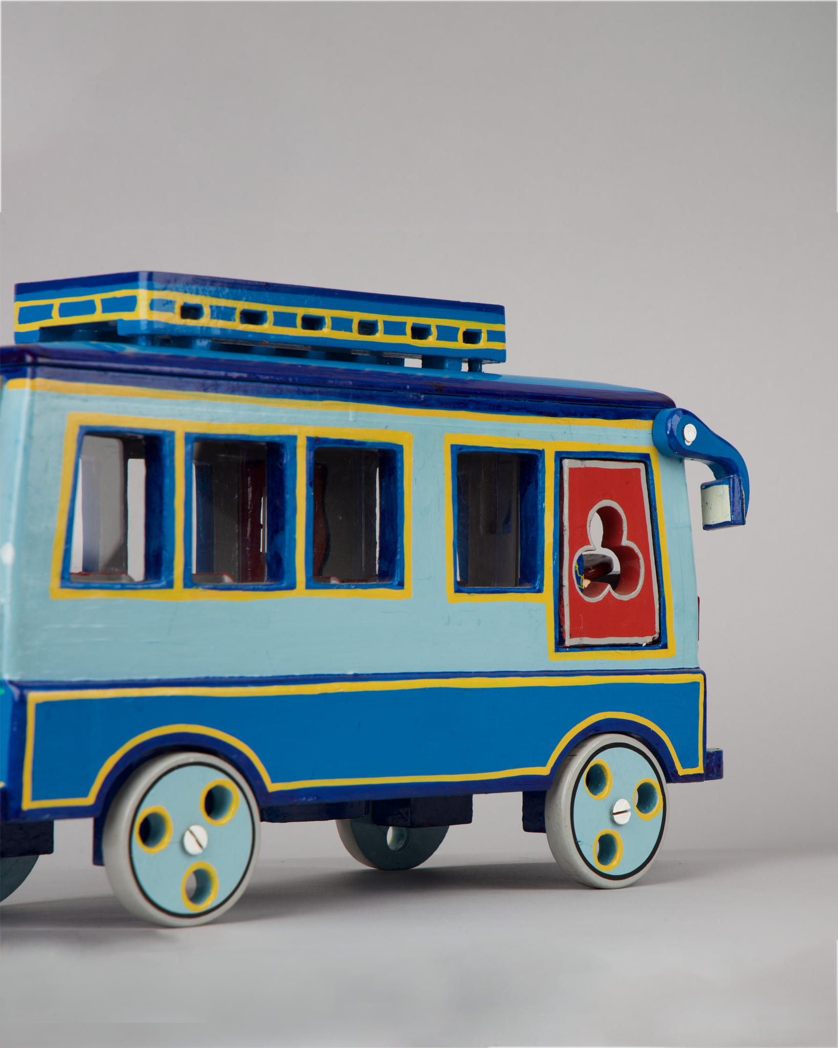 Jatrigana Lacquerware Bus- Malana